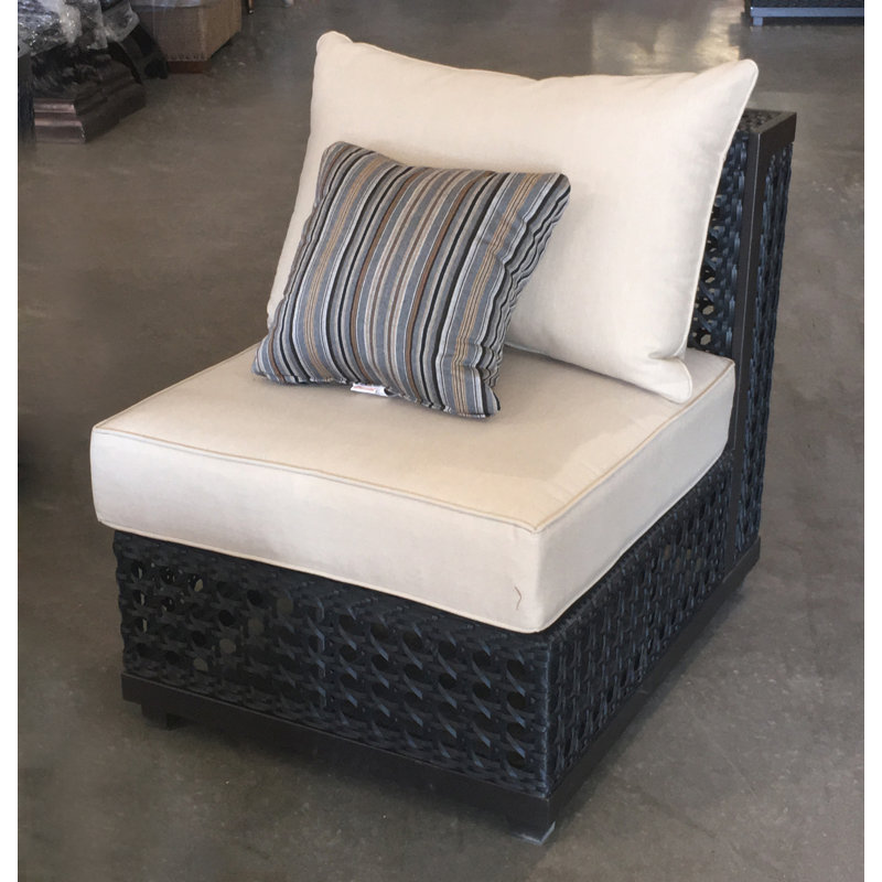 Chaise de patio avec coussins
