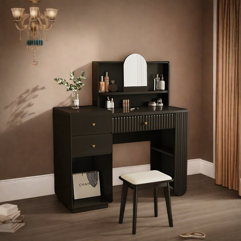 Hanlon, Black
