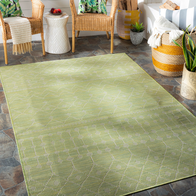 Tapis intérieur / extérieur vert géométrique Isaha, Rectangle 5 pi 3 po x 7 pi