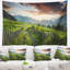 Tapisserie paysage de montagne géorgienne verte-28491532