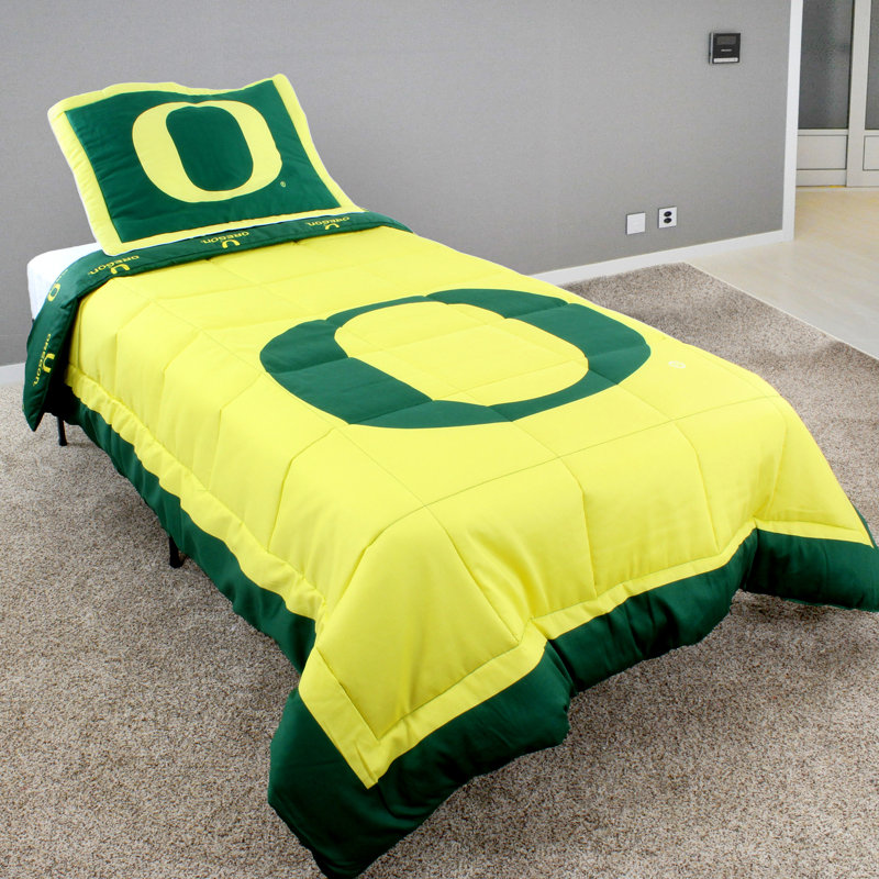 NCAA Sateen Comforter, King Comforter + 2 King Shams, Oregon