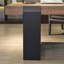 Bureau rectangulaire simple en bois brun
