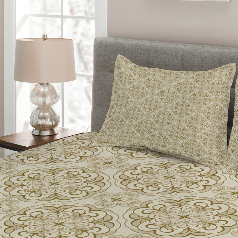 Traditional Polyester Floral Coverlet, King Bedspread + 2 Shams