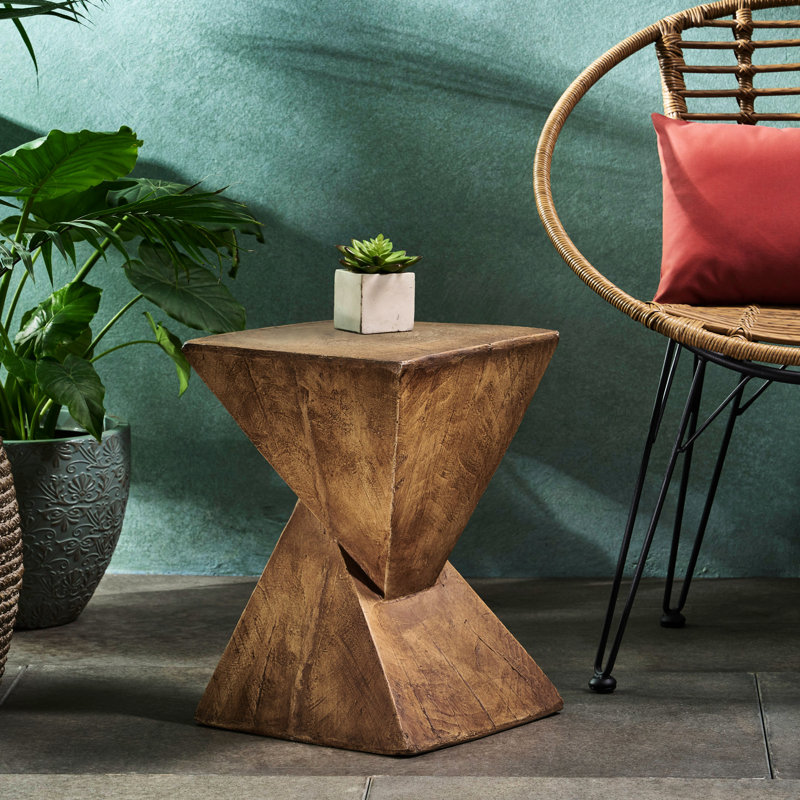 Table d'appoint en béton légère avec charme rustique peinte à la main pour salle de musique