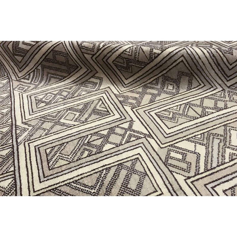 Hand-Knotted High-Quality Gray Area Rug