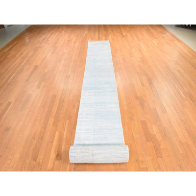 Blanc perlé 2 pi 4 po x 24 pi 5 po, tissage marocain à motif de grille, noué à la main, ton sur ton, velours texturé, laine naturelle non teinte, tapis de couloir très long et étroit, tapis oriental
