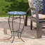 Table d'appoint d'extérieur ronde avec plateau de style mosaïque et pieds courbés en fer