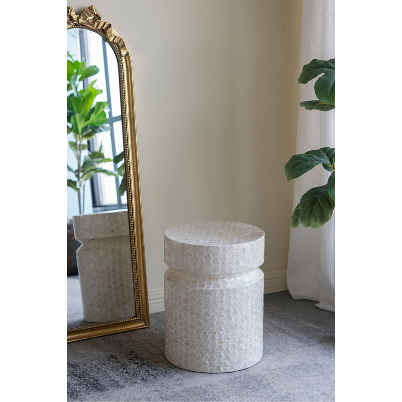 Tabouret décoratif en bois 14 po x 14 po x 18 po avec finition Capiz blanche