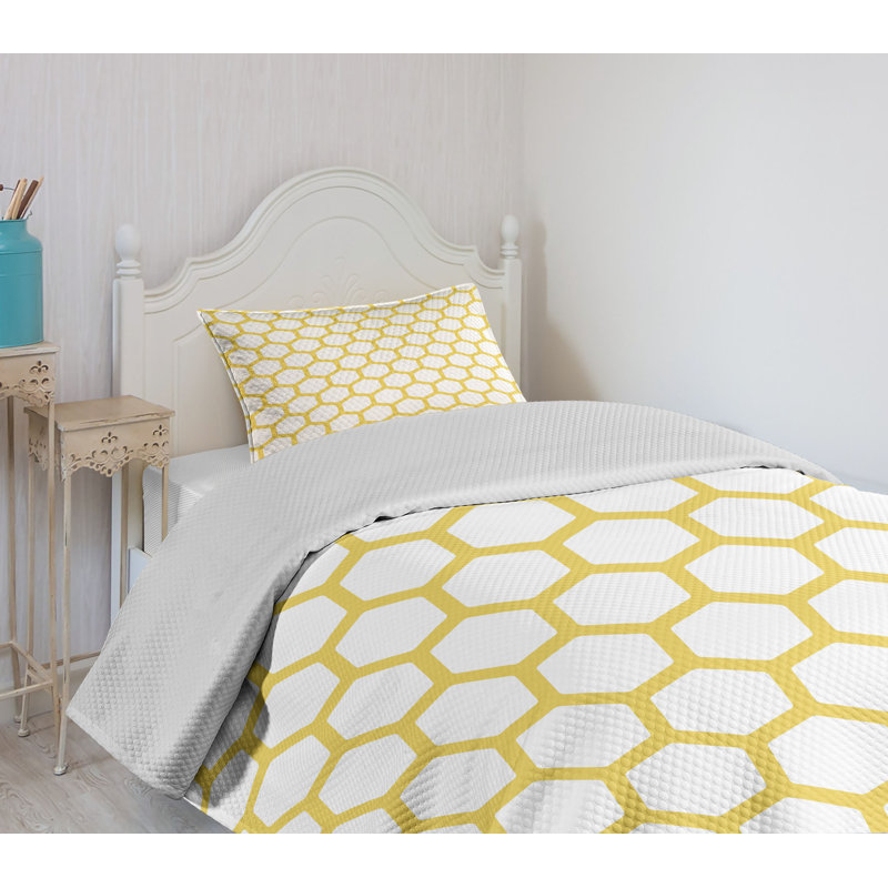 Yellow and White Hexagonal Twin Quilted Bedspread Set
