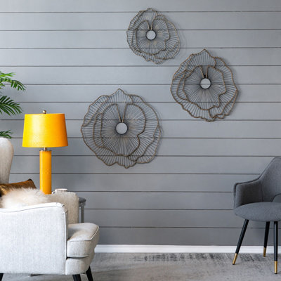 Set of 3 Metal Flowers Wall Decor, Transitional Wall Floral Sculpture for Foyer Porch Hallway Entrance with Outward Floral Design for Organic Accent