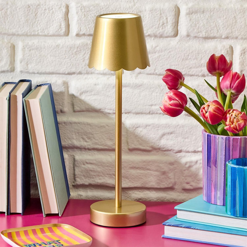 Lampe de table portative sans fil à DEL - Abat-jour en fer festonné de 37 cm de haut, batterie rechargeable, intensité lumineuse réglable en continu sur 3 couleurs