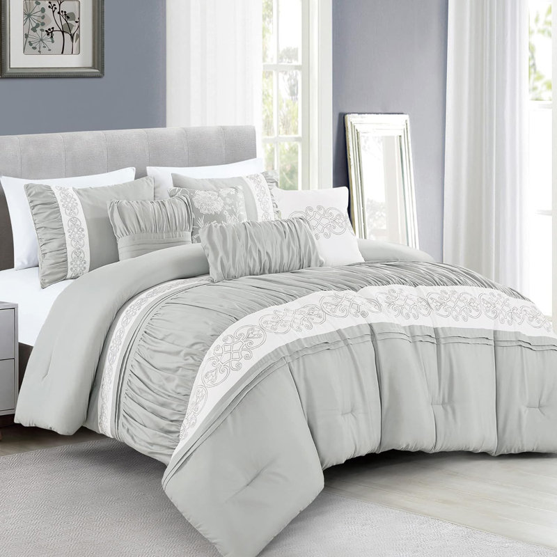 Polyester Floral Comforter, Queen Comforter + 6 Additional Pieces