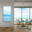  «Wavy 2» par Alicia Ludwig, art mural en verre acrylique, 24 po x 48 po