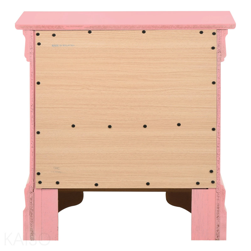 Table de chevet rose, charmant