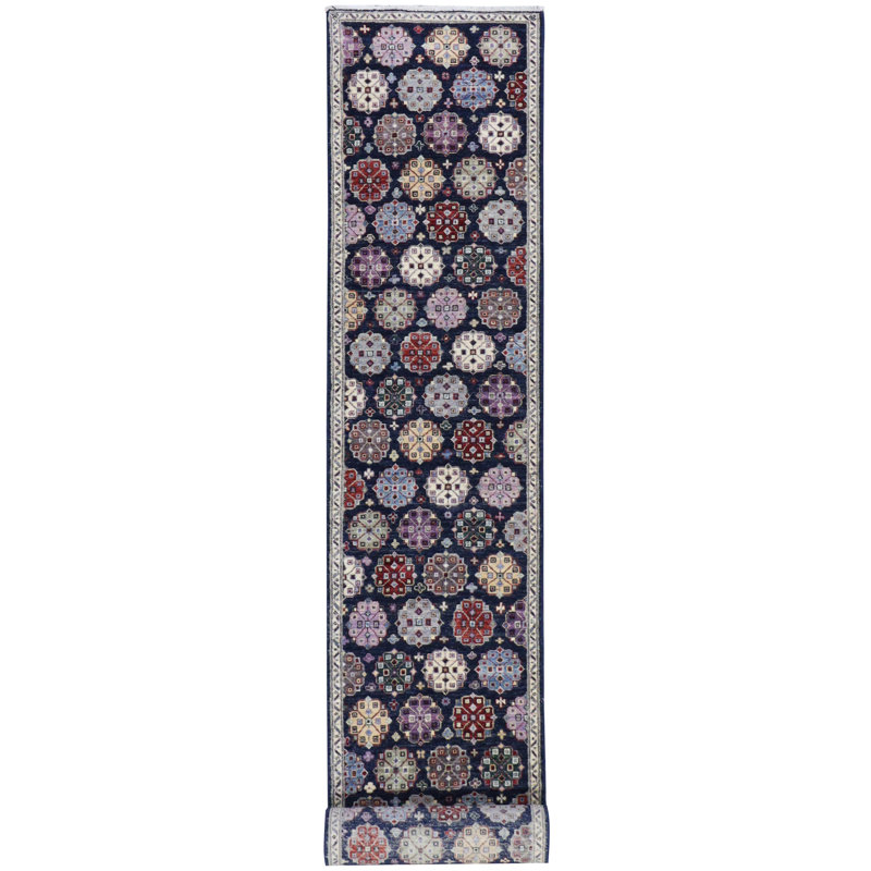 Tapis de couloir oriental unique en laine bleu marine / bleu marine / raisin 2 pi 6 po x 17 pi 7 po Khotan Garden