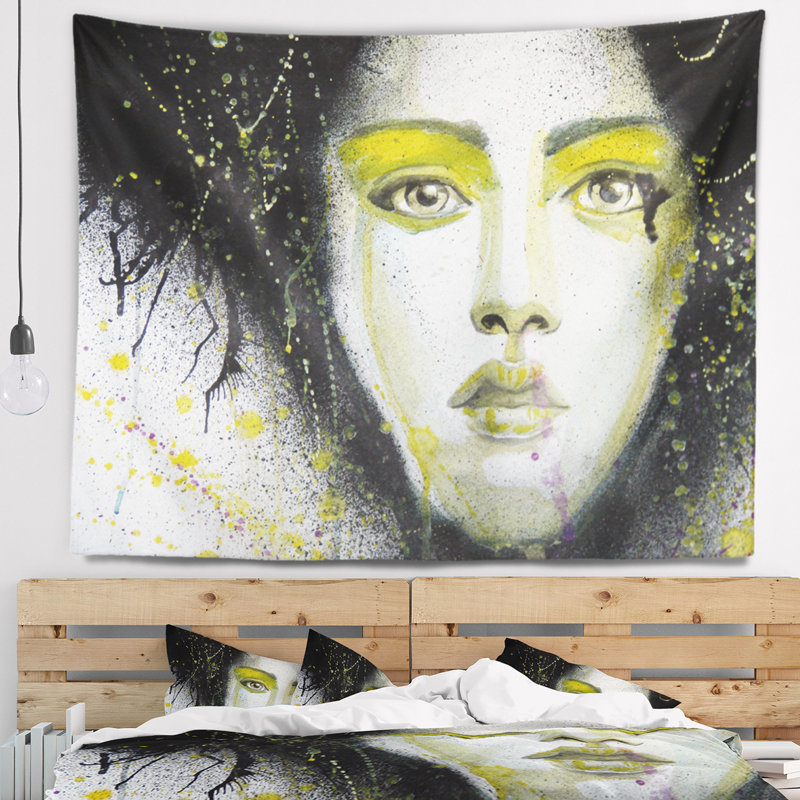 Tapisserie ligne fille avec yeux jaunes Abstract, H 32 po x l 39 po