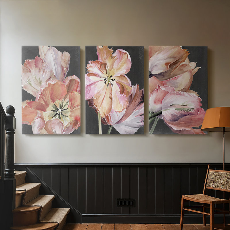 Pastel Parrot Tulips I - Toile tendue avec châssis sur mesure - 3 pièces, H 12 po x l 24 po