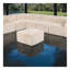 Pouf carré contemporain en fausse fourrure sable avec âme en mousse haute densité