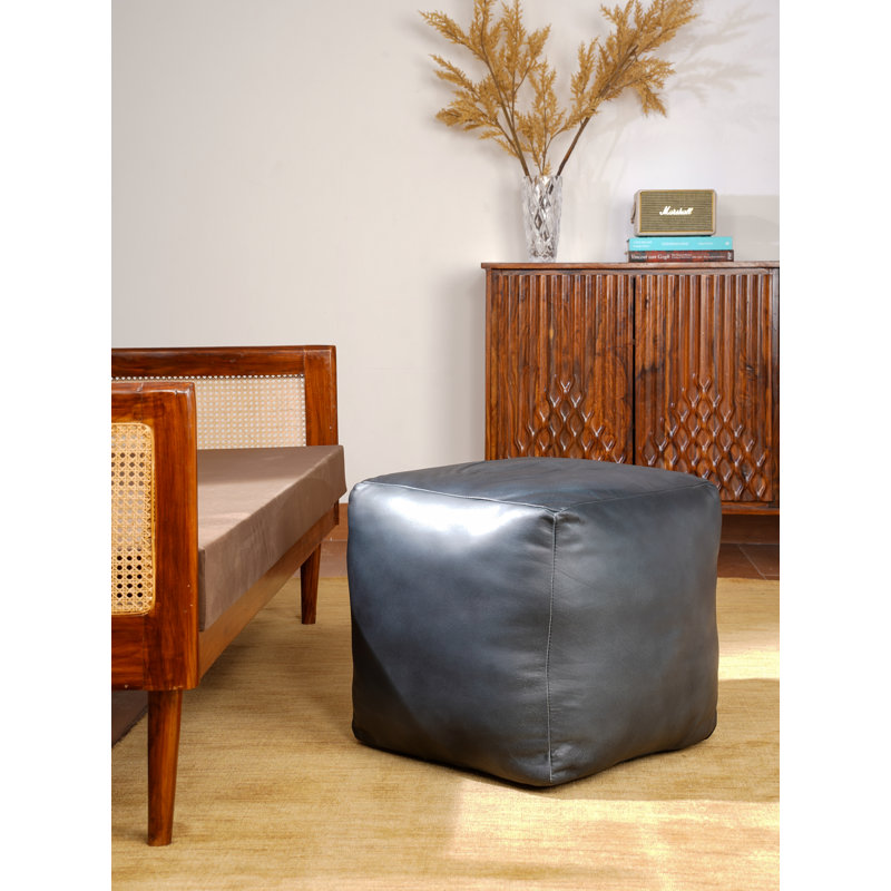 POUF GRIS EN CUIR FABRIQUÉ À LA MAIN ÉCRÉABLE À LA MAIN EN CAOUTCHOUC BLUE DE BAH HOMES - 18 po x 18 po x 18 po, de forme carrée, de couleur grise, uni, en cuir Buffalo Genunie, rembourré de coton recyclé, repose-pieds pour le salon, la salle d'étude, Patio et bureau