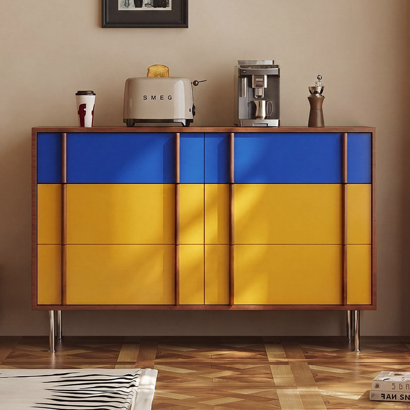 Buffet de style moderne médiéval