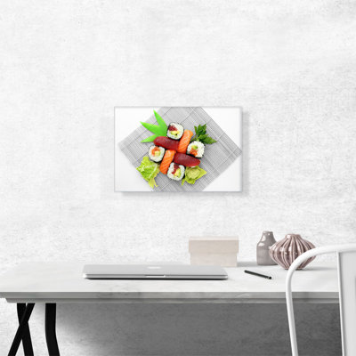 " Sushi Sashimi With Salad "