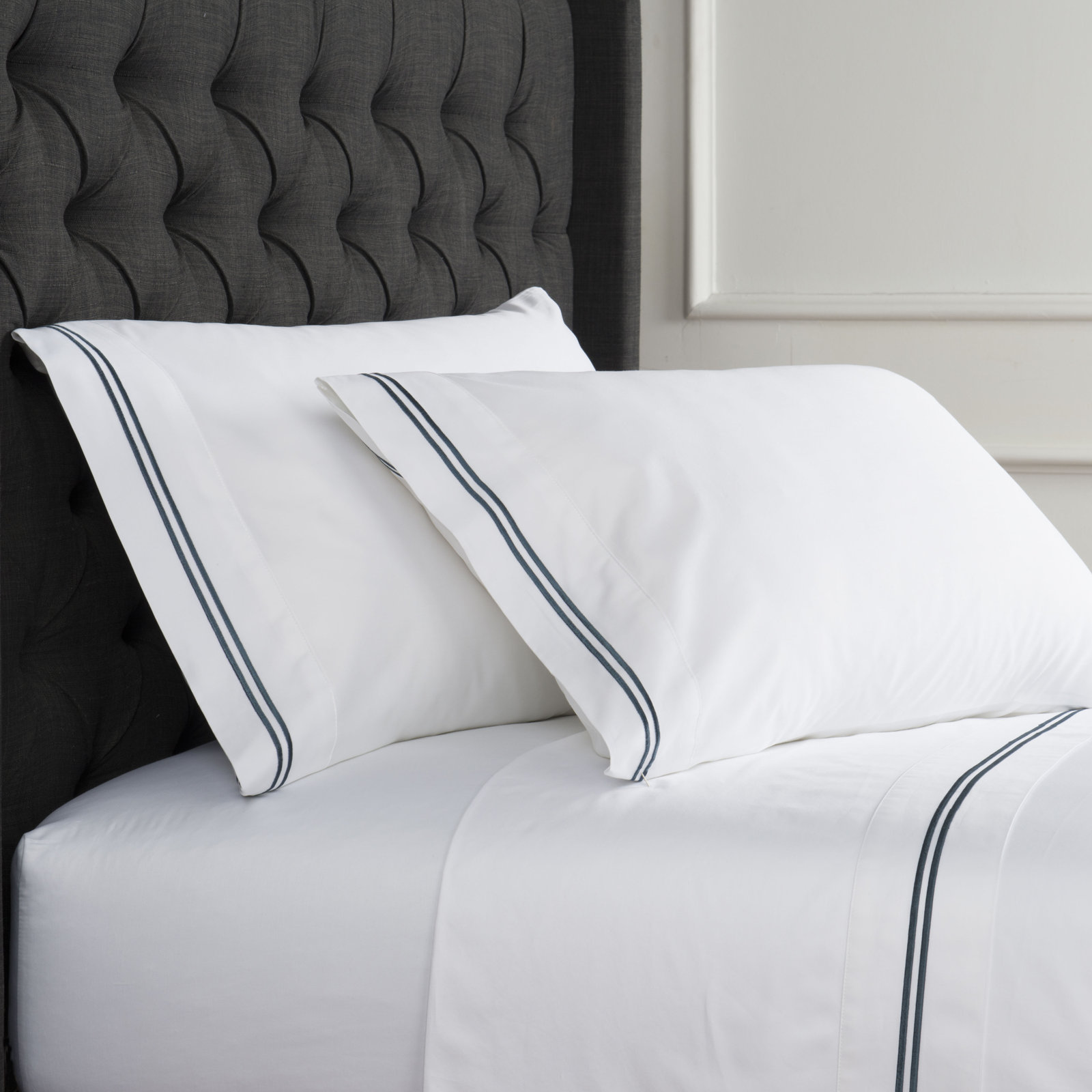 Bardfield Cotton Pillowcase, Navy