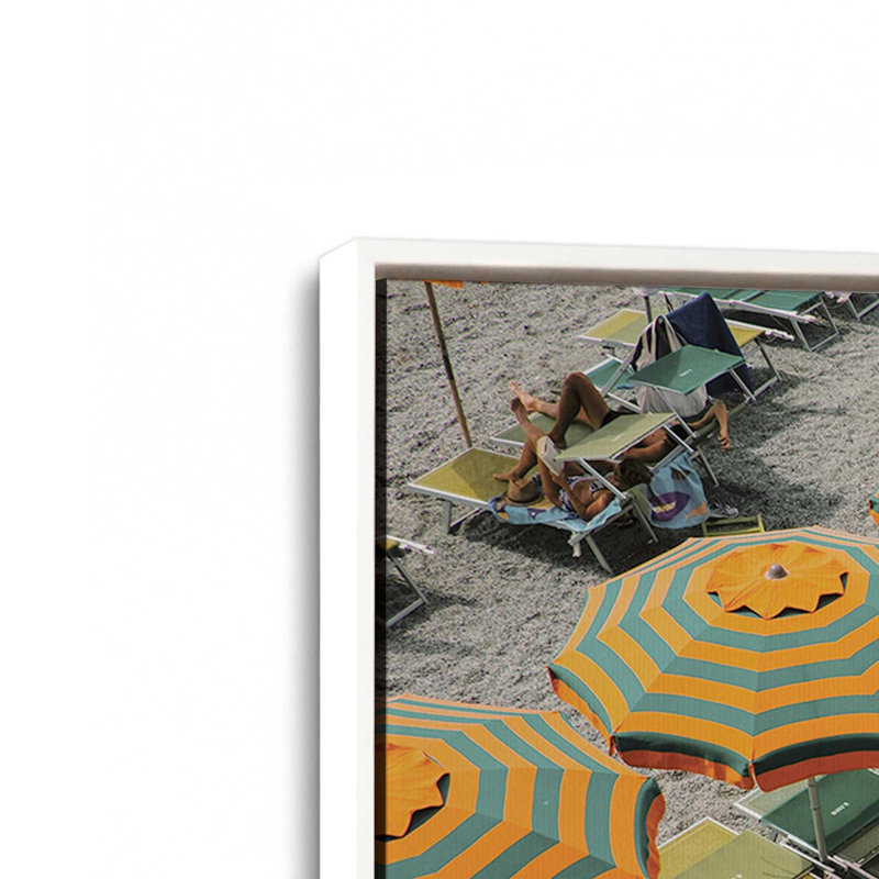 Impression sur toile Seaside Shade, Cadre flottant blanc opaque, H 20,75 po x l 30,75 po x P 1,75 po