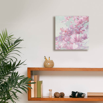«Spring Magnolia 2» par Julia Purinton, art mural sur toile