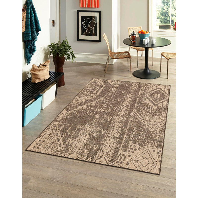 Sheglita Abstract Indoor Rug, Rectangle 5'5" x 8'
