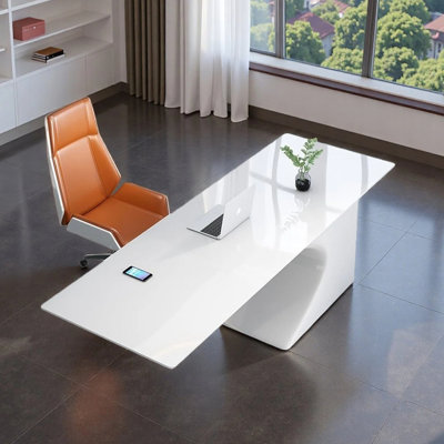 Bureau simple et moderne