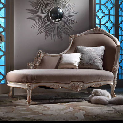 Chaise d'art sculptée à la main