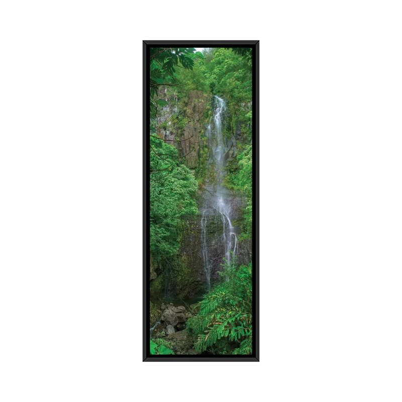 «Maui Waterfall» par Scott Bennion, reproduction sur toile, H 36 po x l 12 po x P 1,5 po, Toile tendue