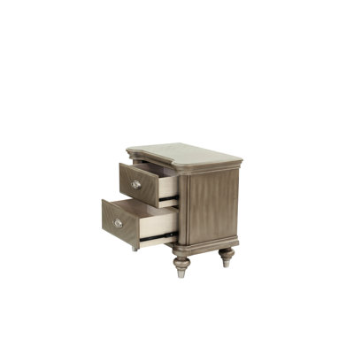 Table de chevet 28 po x 18 po x 28 po H en champagne magnifique, matériau de bois couleur champagne fascinant, 28 po x 18 po x H 28 po, élément décoratif