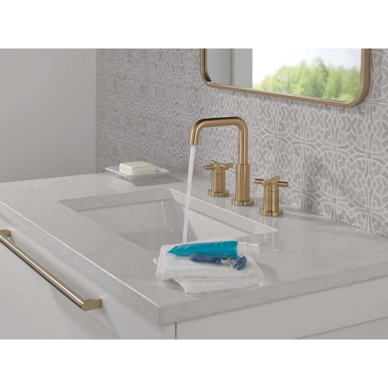 Nicoli Widespread Faucet with Drain Assembly, Champagne Bronze
