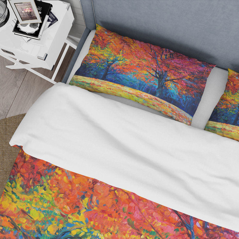 Arbre rouge vibrant dans un paysage d'automne - ensemble de housse de couette traditionnel - microfibre de polyester