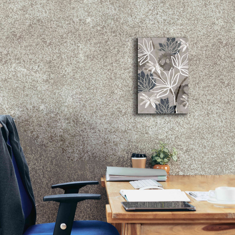 «Monicol Flowers IV» par Flora Kouta, impression sur toile giclée sur toile, H 18 po x l 12 po x P 0,75 po