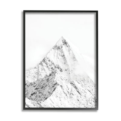 «Snowy Mountain Peak Sharp Lines Black White» par Design Fabrikken - impression