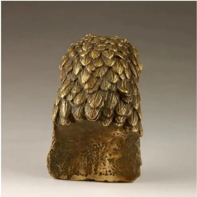 Figurines & Sculptures