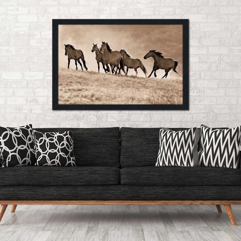 «Kick Dust» par Lisa Dearing - reproduction de photo, H 27,5 po x l 39,5 po x P 0,75 po, Cadre espresso