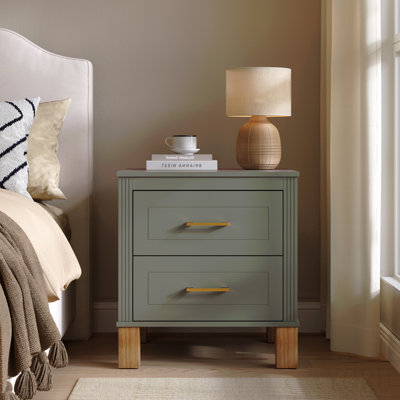 Table de chevet 2 tiroirs, rangement en bois de qualité supérieure avec design cannelé élégant, table de chevet à pieds en bois massif avec poignée en métal, table de chevet haute pour le salon de la chambre à coucher, olive