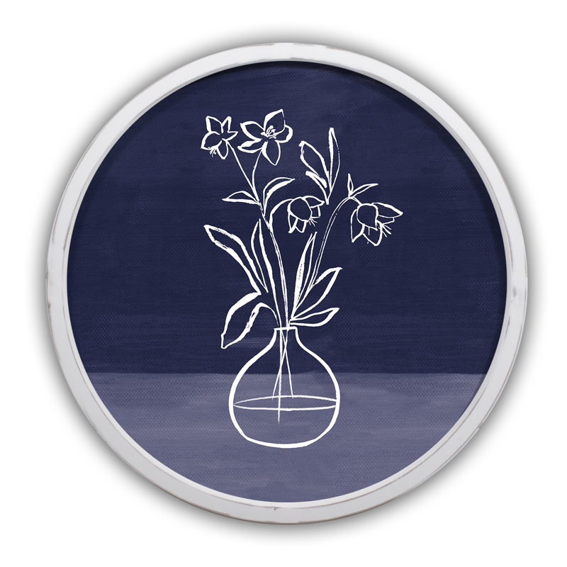 «Blue Floral Still Life II», impression sur panneau de fibres à densité moyenne, Cadre blanc