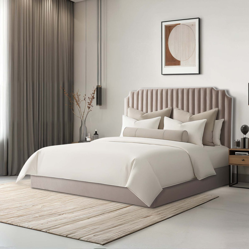 Amaryllis Velvet Bed, Queen