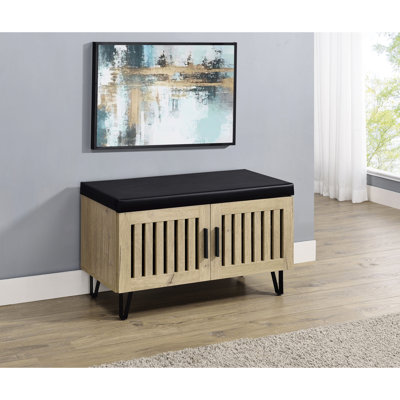 Banc en chêne blanc à 2 portes avec plateau rembourré en similicuir noir, pieds en épingle à cheveux en métal, style Mid-Century moderne pour le rangement de chaussures d'entrée dans la chambre à coucher ou dans l'espace de vie principal en chêne, siège, organisation de conception