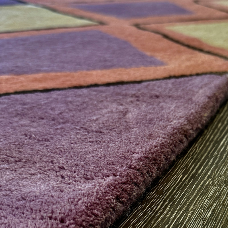 Tapis en laine à motif géométrique Wism Authentic touffeté à la main beige, mauve, rose corail et brun foncé