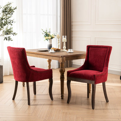 Collection de chaises de salle à manger 2 pièces Brumback, tissu épaissi, pieds en bois massif, rivets bronze, couleur bourgogne, dossier haut confortable, design américain ajustable caractéristique Flair 2, revêtement en tissu épais,