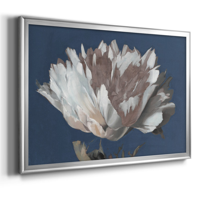Pivoine blanche encadrée sur toile, Argent, H 14 po x l 20 po x P 1,5 po