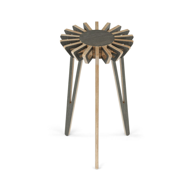 Pirwi End Table