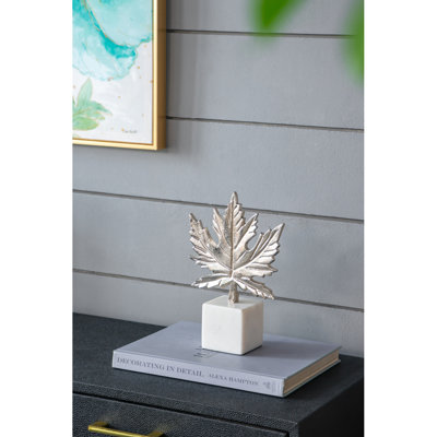 Feuille en aluminium 7 x 3 x 10,5 po sur base en marbre
