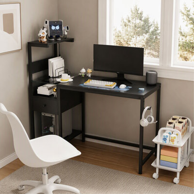Bureau d'ordinateur avec prise de courant, ports USB et tablettes de rangement, noir, poste de travail de bureau personnel