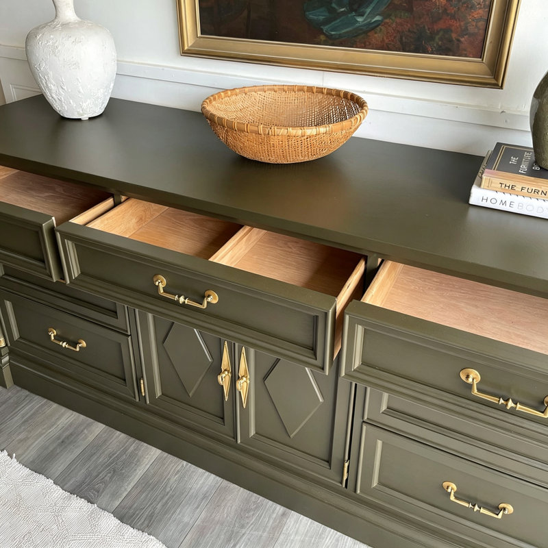 Large-Capacity Practical Sideboard